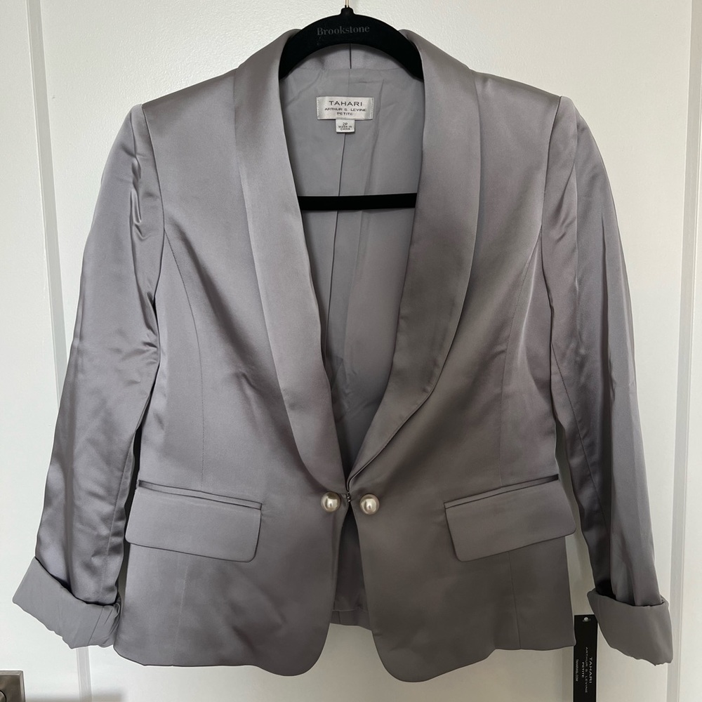 NEW WITH TAGS - TAHARI ASL Silver Satin Pearl Blazer